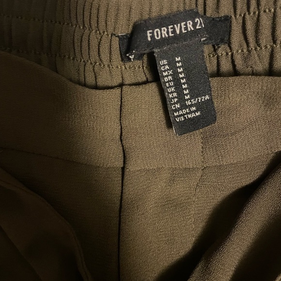 Loose army green women trouser size medium - Picture 2 of 2